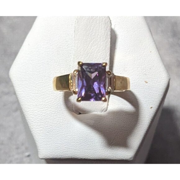 Whimsical Fantasy Purple Stone Bright Gold Tone Ring Size - Picture 1 of 16